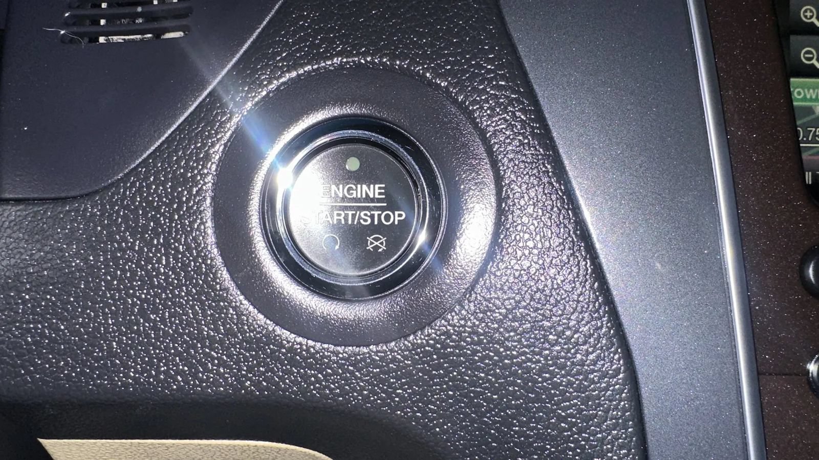Used 2016 Ford Explorer Limited FWD image 32