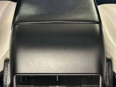 Used 2022 Tesla Model Y Performance image 38