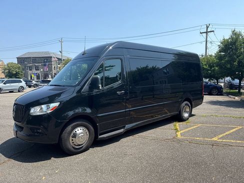 Used 2021 Mercedes-Benz Sprinter 3500 image 3