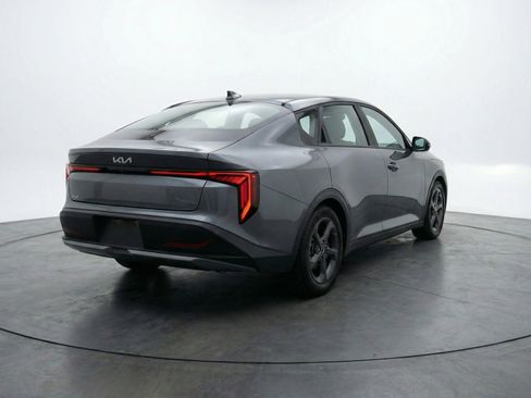 Used 2025 Kia K4 LXS image 9