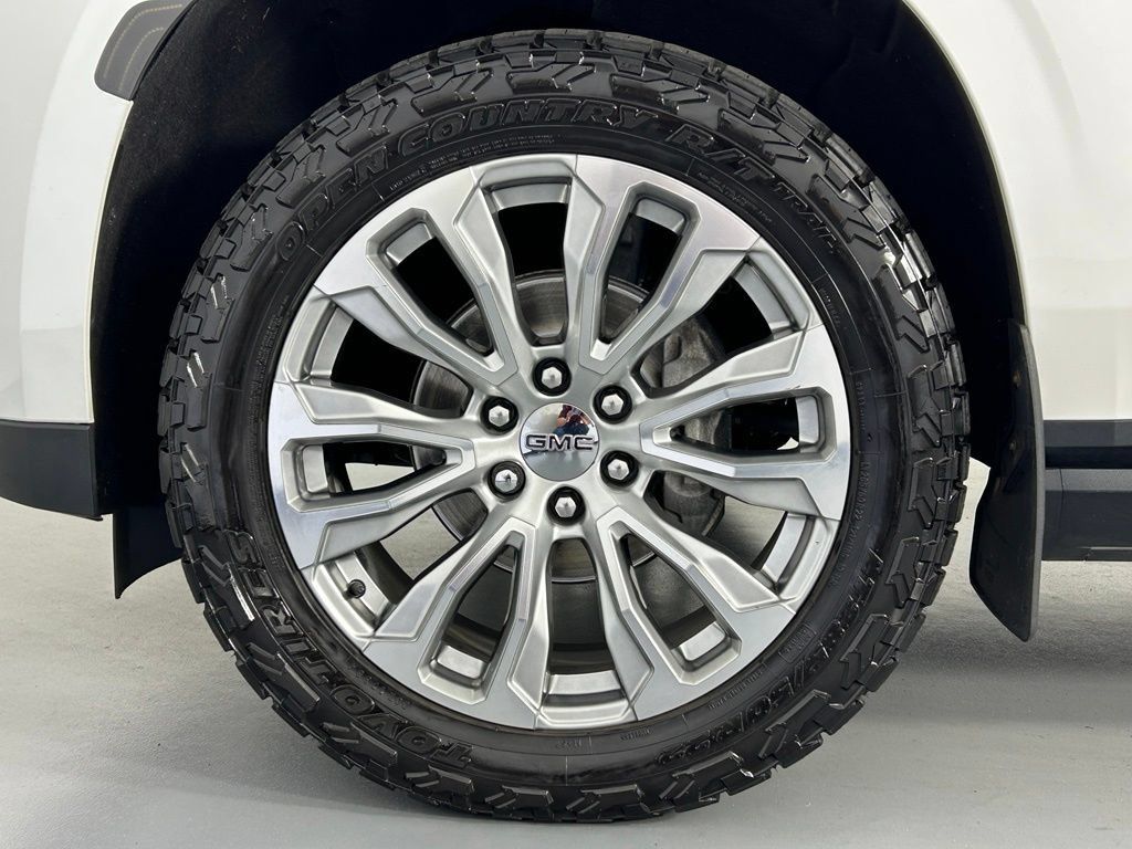 Used 2023 GMC Yukon XL Denali AWD/4WD image 43