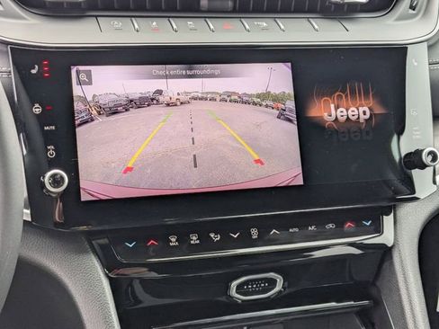 New 2026 Jeep Grand Cherokee 4WD image 19