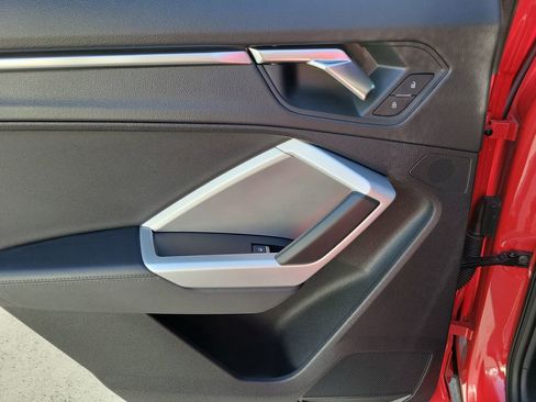 Used 2023 Audi Q3 2.0T Premium w/ 19" Wheel Package image 17