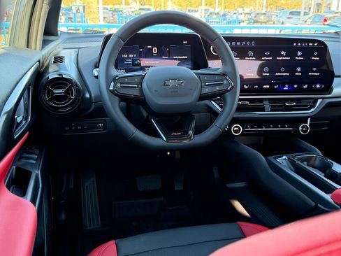 New 2026 Chevrolet Equinox EV RS image 8