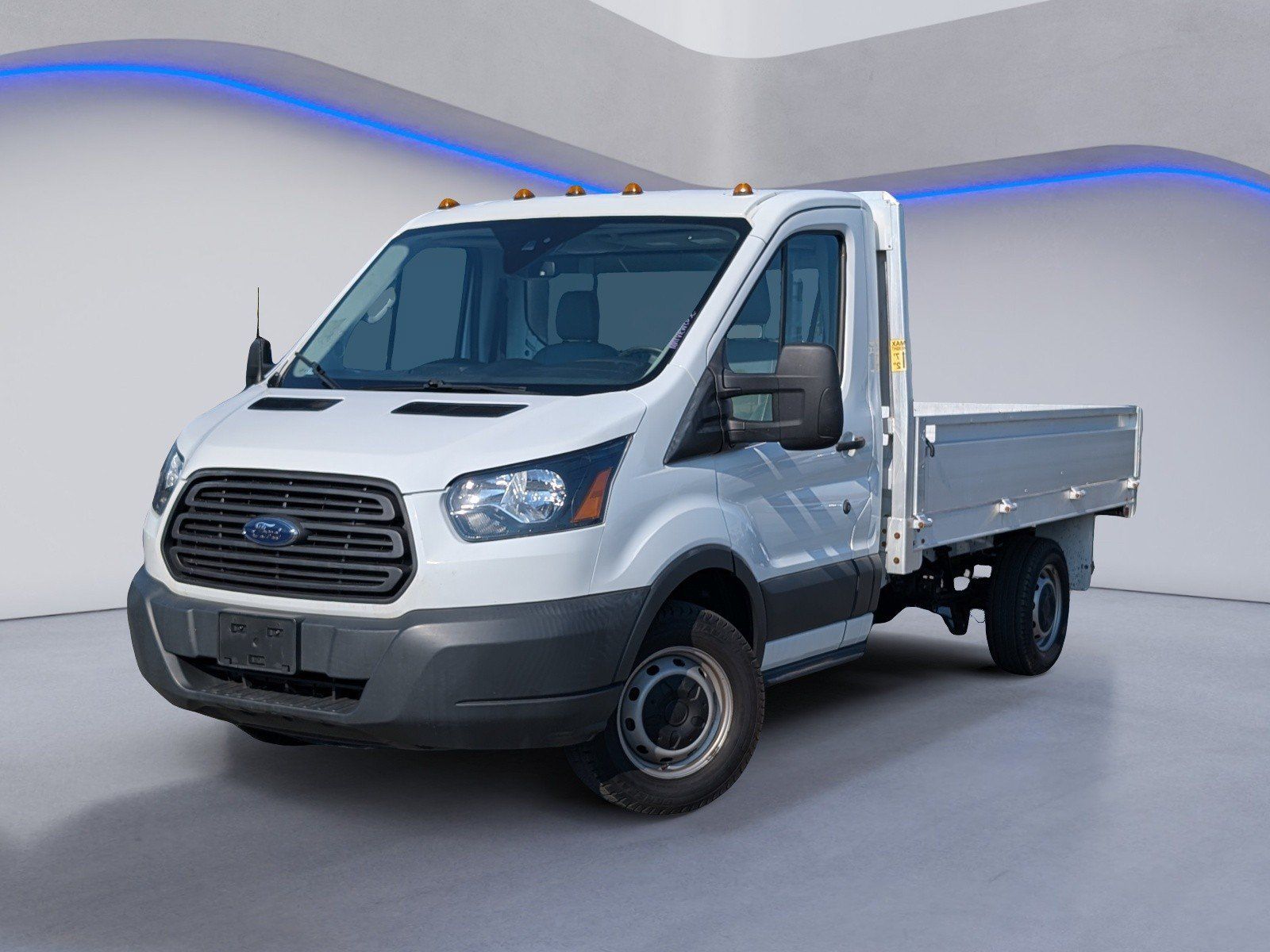 Used 2018 Ford Transit 250 138 RWD image 2