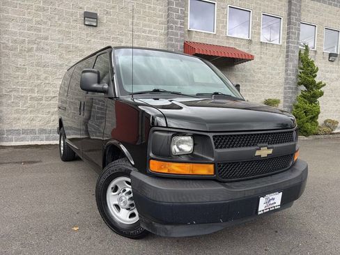 Used 2017 Chevrolet Express 2500 image 1
