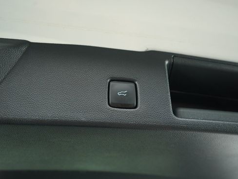 Used 2023 Ford Escape SE w/ Class II Trailer Tow Package image 18