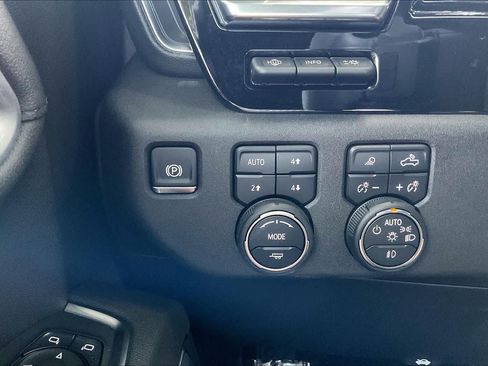 Used 2026 Chevrolet Silverado 1500 High Country w/ High Country Premium Package AWD/4WD image 62