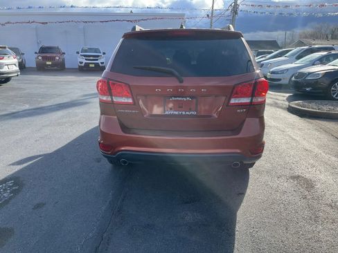 Used 2014 Dodge Journey SXT w/ Flexible Seating Group image 7