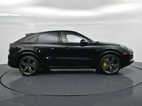Certified 2023 Porsche Cayenne Turbo S AWD/4WD image 8