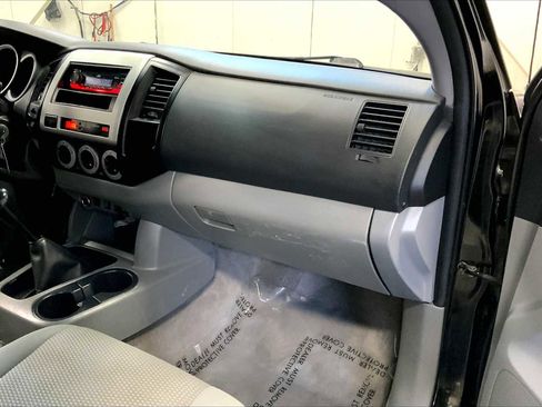 Used 2010 Toyota Tacoma 4x4 Regular Cab image 16