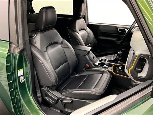 Used 2023 Ford Bronco Badlands w/ Sasquatch Package AWD/4WD image 8