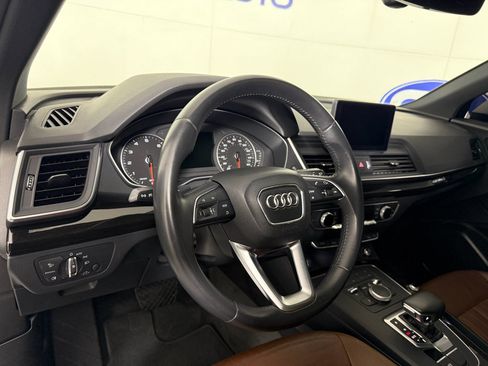 Used 2018 Audi Q5 Premium w/ Convenience Package image 18