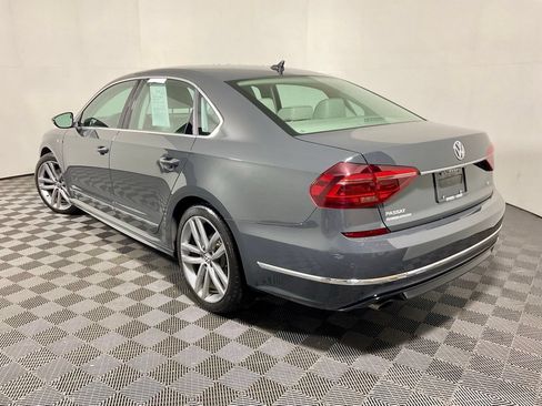 Used 2017 Volkswagen Passat 1.8T R-Line FWD image 10