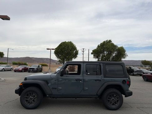 Used 2024 Jeep Wrangler Unlimited Sport AWD/4WD image 9