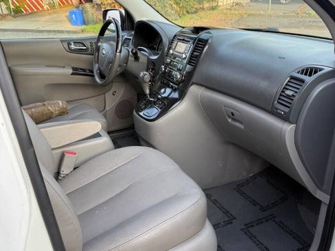 Used 2014 Kia Sedona EX w/ Luxury Package FWD image 17