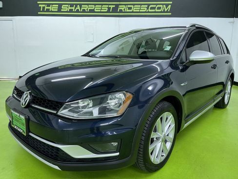 Used 2017 Volkswagen Golf Alltrack S image 5