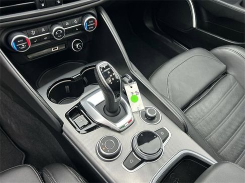 Used 2023 Alfa Romeo Giulia Veloce image 22