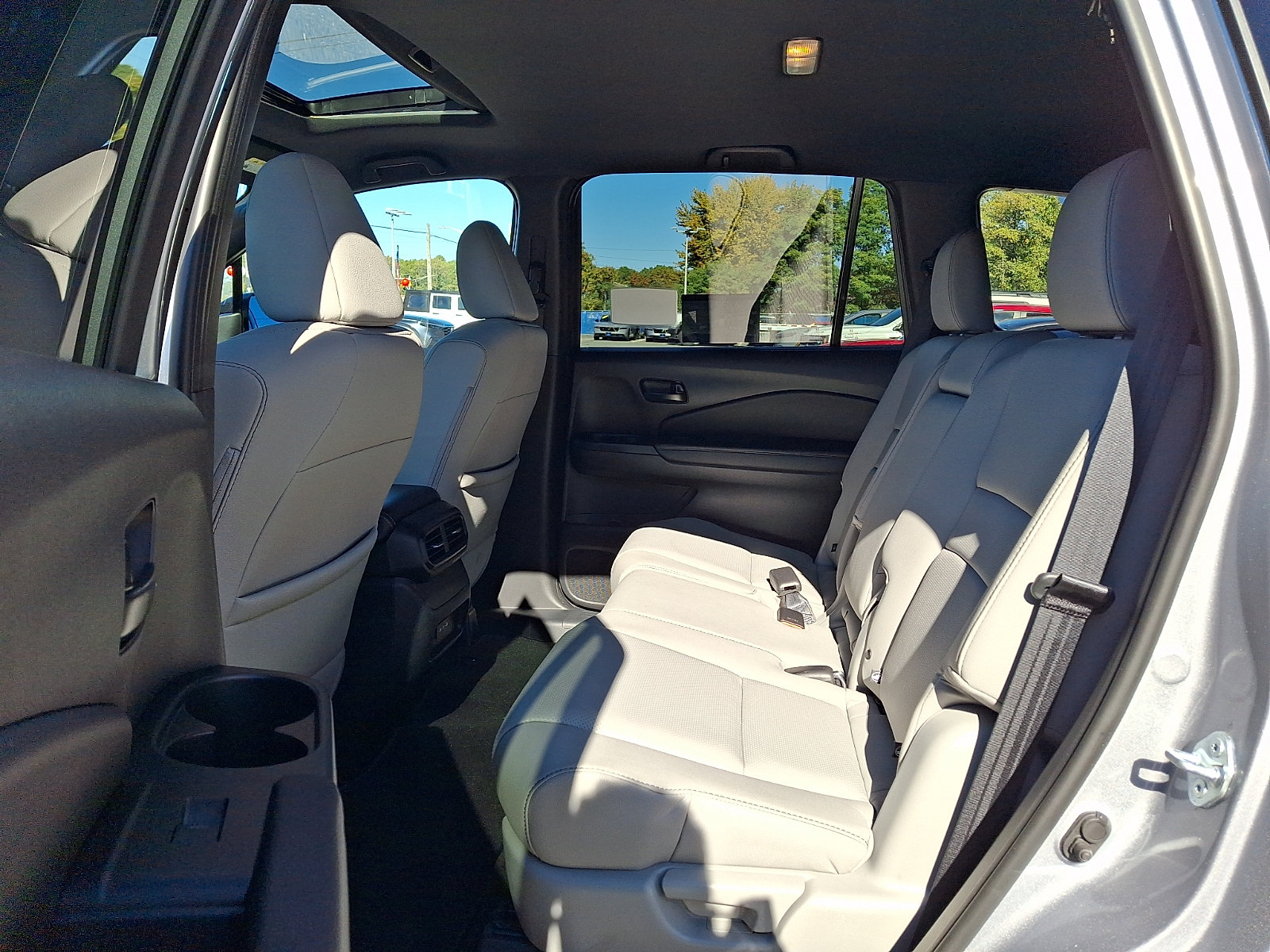 Used 2025 Honda Passport EX-L image 10