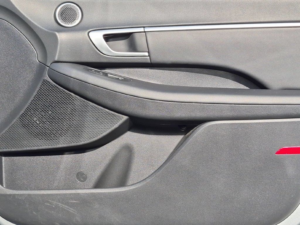 Used 2025 Hyundai Sonata SEL FWD image 32