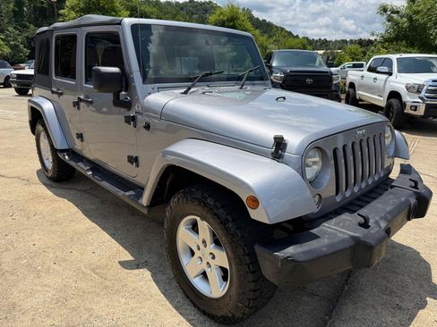 Used 2014 Jeep Wrangler Unlimited Sport AWD/4WD image 7