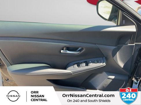 Used 2025 Nissan Sentra SV w/ Trunk Package image 16