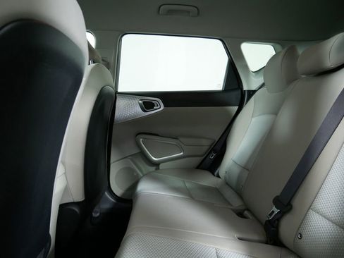 Certified 2025 Kia Soul LX image 16