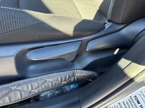 Used 2019 Toyota C-HR LE image 15