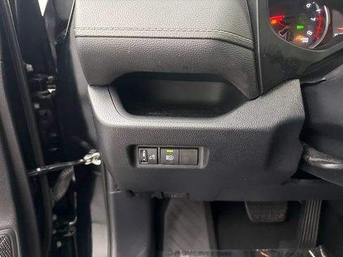 Used 2020 Toyota RAV4 XLE FWD image 31