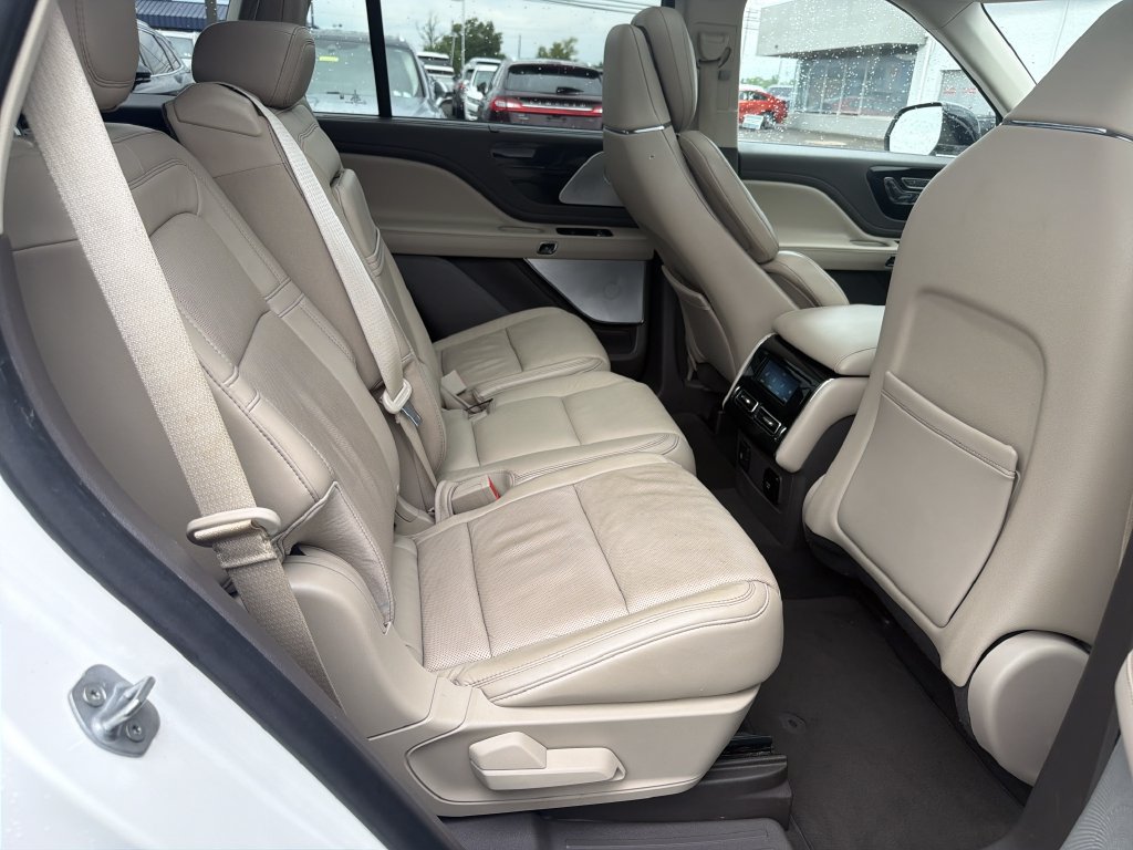Used 2020 Lincoln Aviator Reserve w/ Equipment Group 202A AWD/4WD image 17