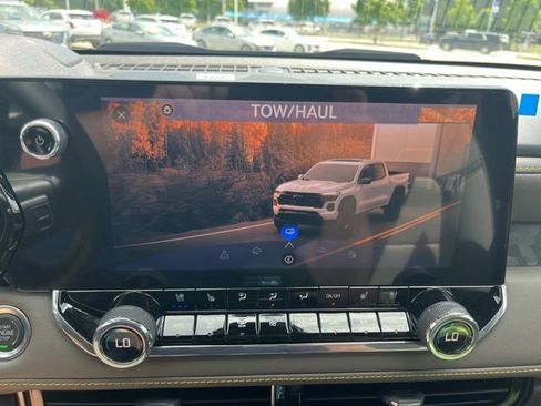 New 2026 Chevrolet Colorado ZR2 w/ Technology Package AWD/4WD image 32