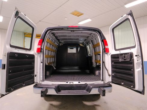 Used 2024 GMC Savana 2500 Work Van w/ Driver Convenience Package image 25