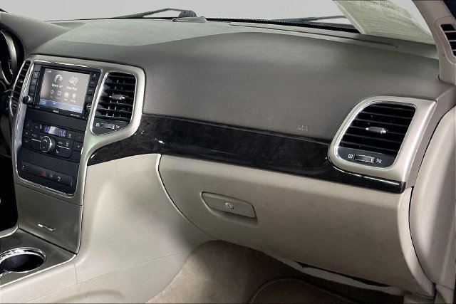 Used 2012 Jeep Grand Cherokee Laredo RWD image 19