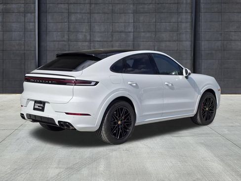 Certified 2026 Porsche Cayenne S AWD/4WD image 8
