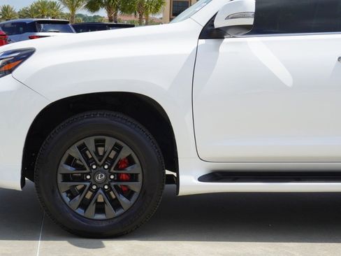 Used 2020 Lexus GX 460 Premium w/ Premium Package image 10