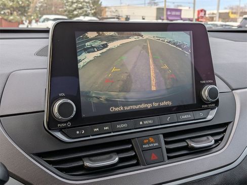 Used 2025 Nissan Altima 2.5 SR image 14