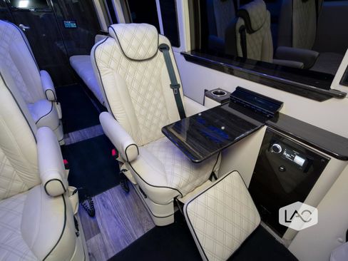 Used 2023 Mercedes-Benz Sprinter 3500 image 6