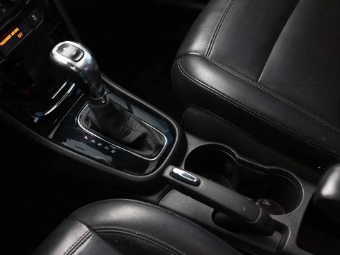 Used 2019 Buick Encore Essence FWD image 17