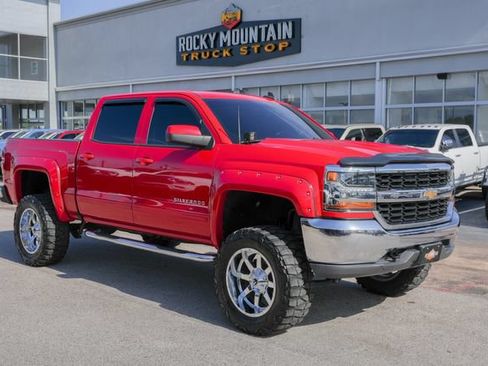 Used 2018 Chevrolet Silverado 1500 LT AWD/4WD image 3