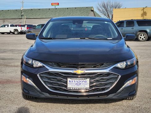 Used 2023 Chevrolet Malibu LT image 2