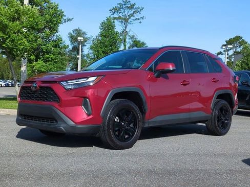 Used 2023 Toyota RAV4 XLE w/ Convenience Package FWD image 2