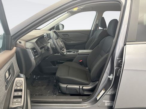Used 2023 Nissan Rogue S AWD/4WD image 10