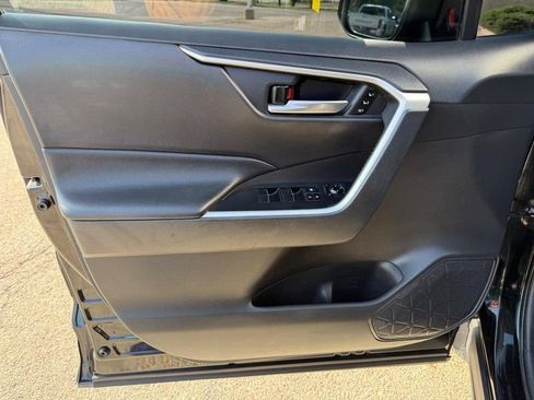 Used 2020 Toyota RAV4 XLE Premium AWD/4WD image 19