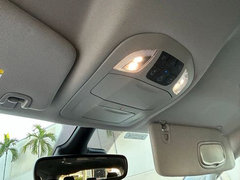 Certified 2023 Chrysler Pacifica Touring-L FWD image 26
