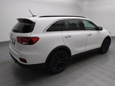 Used 2019 Kia Sorento S FWD image 10
