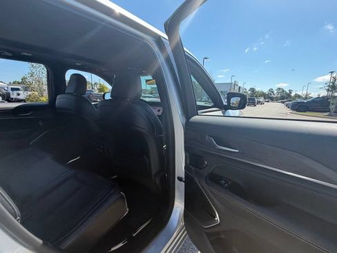 Used 2023 Jeep Grand Cherokee Overland AWD/4WD image 47