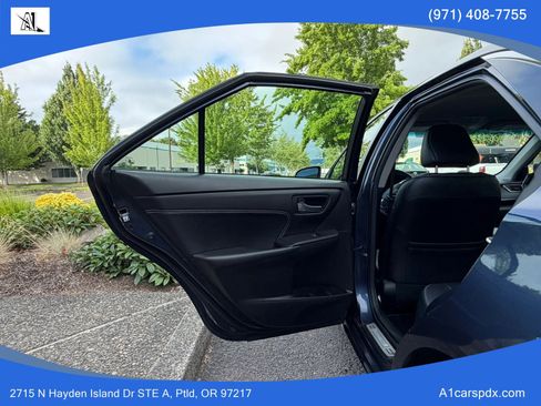 Used 2017 Toyota Camry XLE FWD image 12