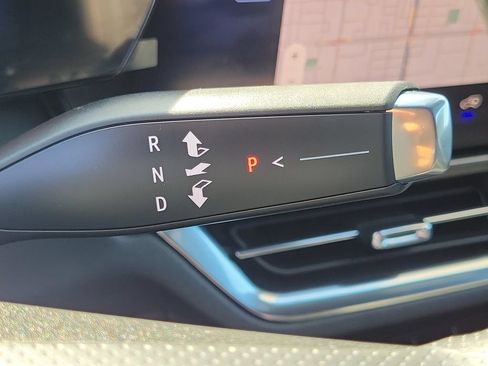 Used 2026 Chevrolet Equinox EV LT FWD image 11