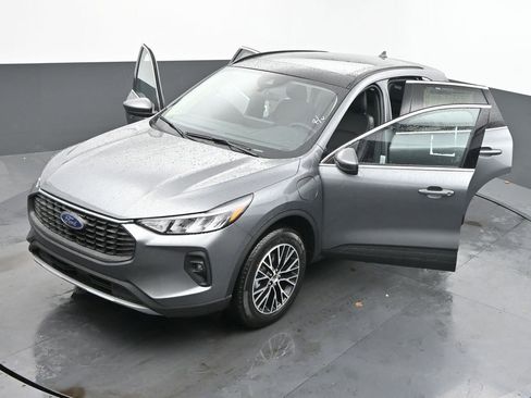 New 2026 Ford Escape SE w/ Class II Trailer Tow Package image 63