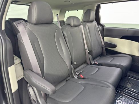 Used 2024 Kia Carnival SX Prestige image 46